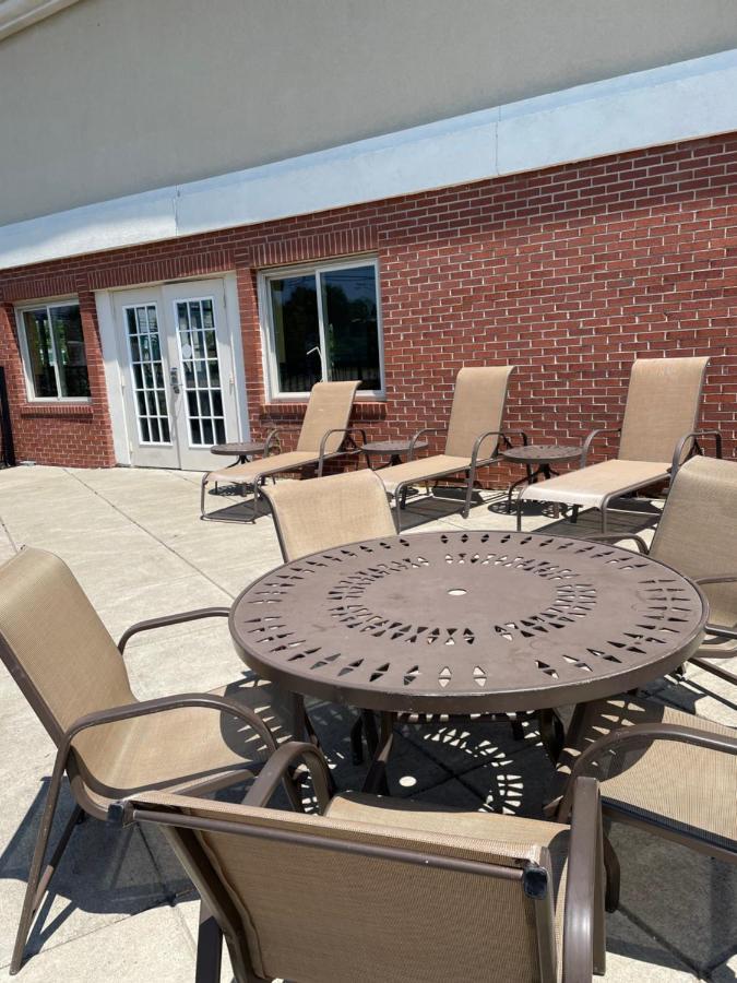 Holiday Inn Express & Suites Niagara Falls By Ihg Exterior photo