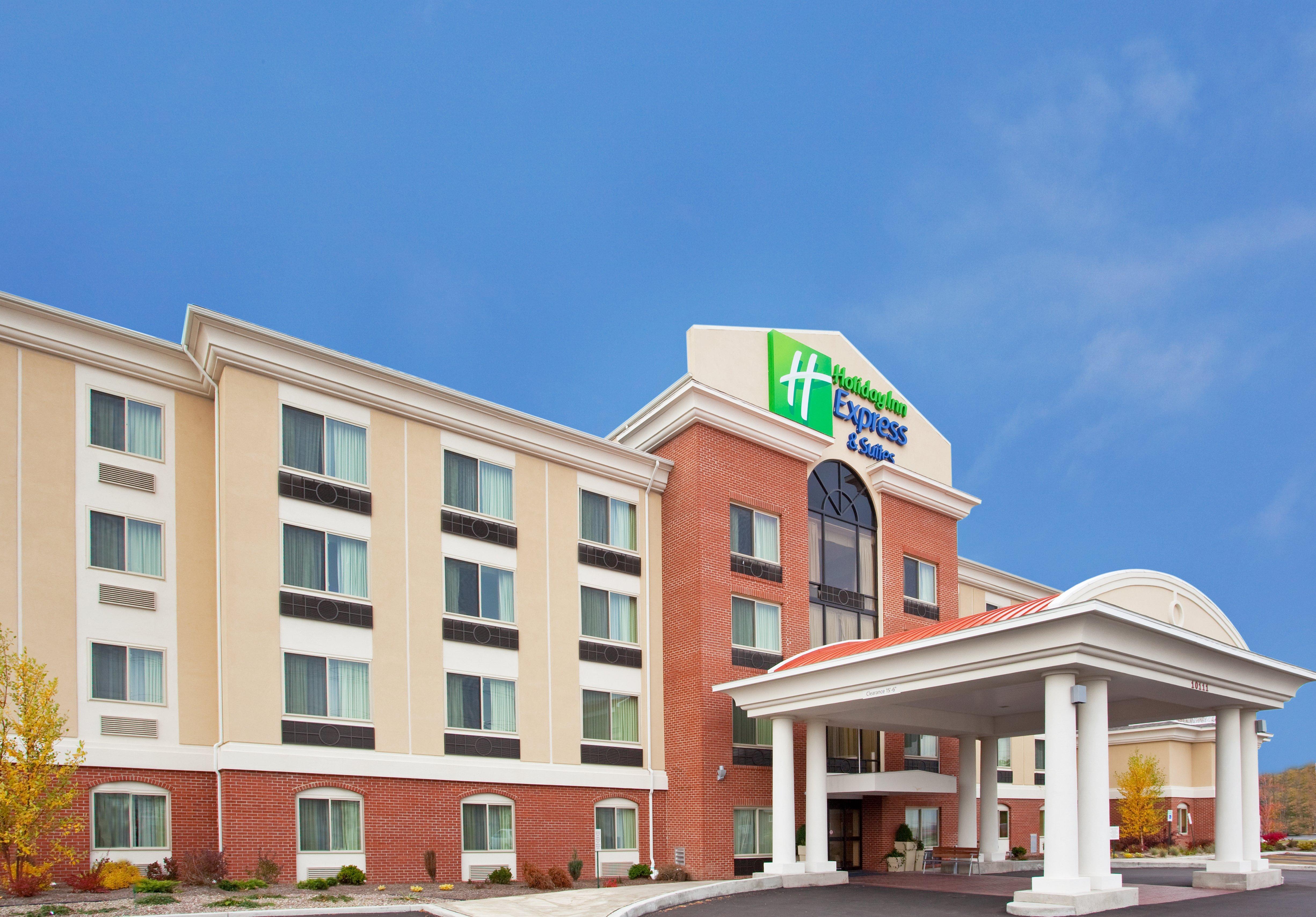 Holiday Inn Express & Suites Niagara Falls By Ihg Exterior photo