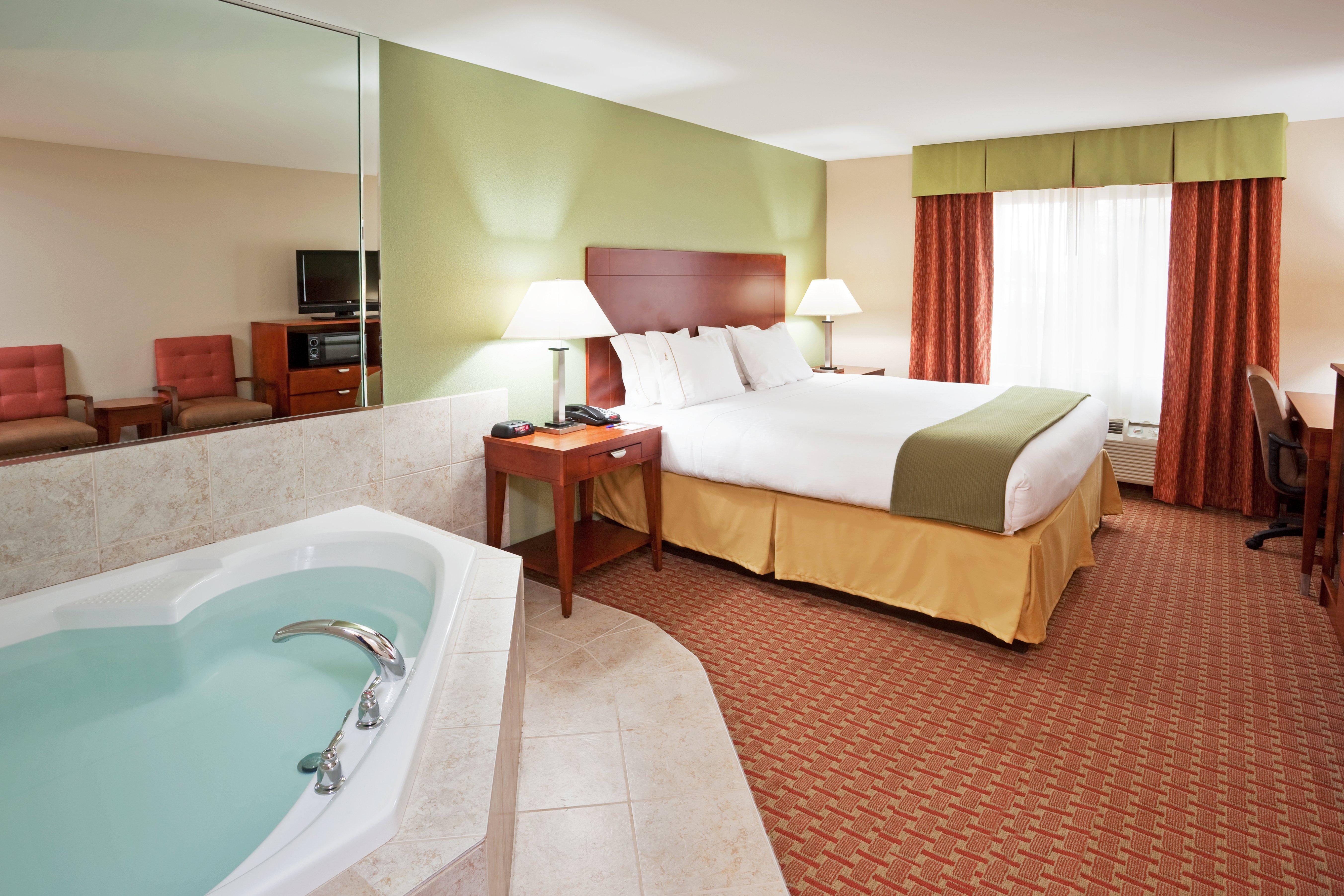 Holiday Inn Express & Suites Niagara Falls By Ihg Exterior photo