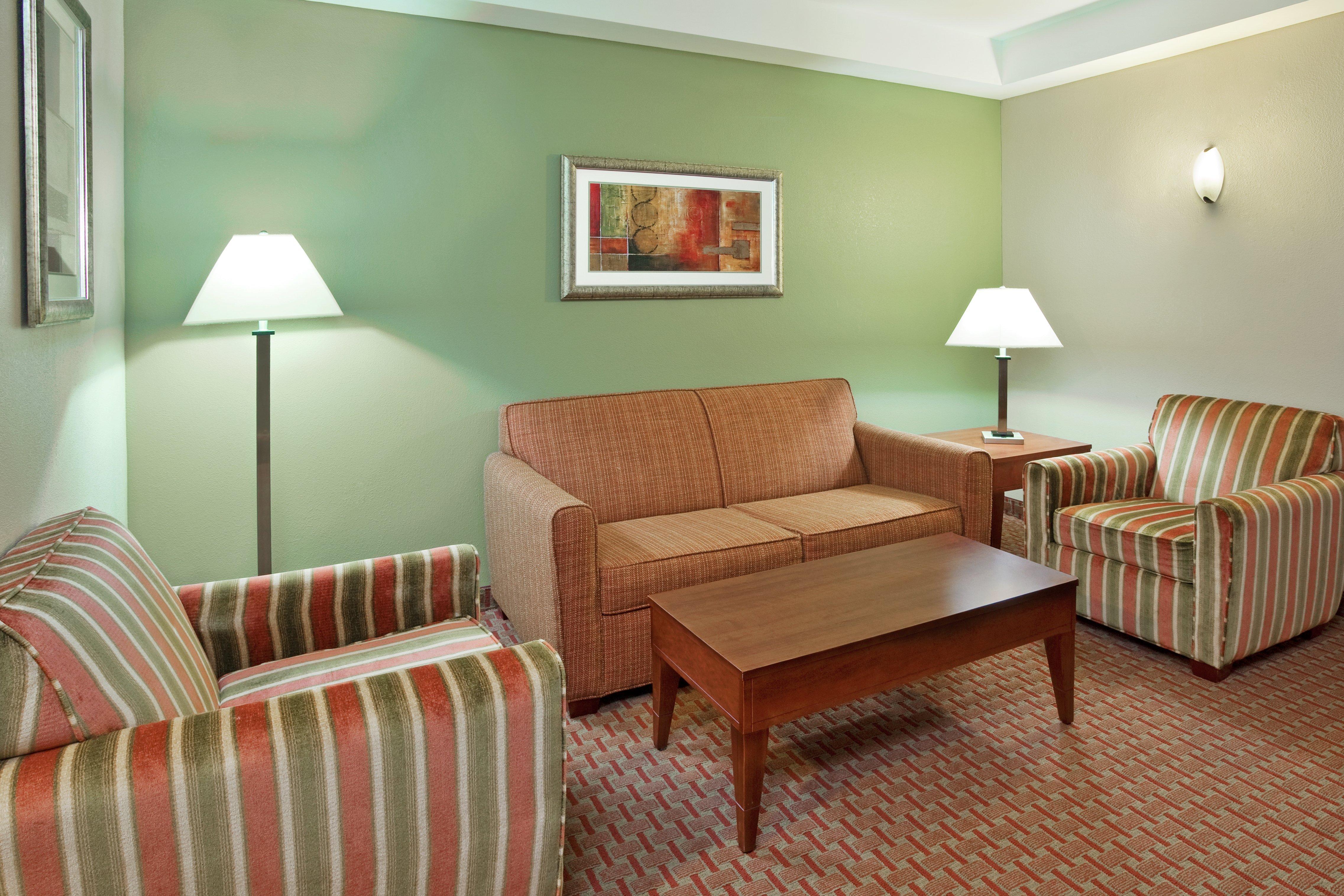 Holiday Inn Express & Suites Niagara Falls By Ihg Exterior photo