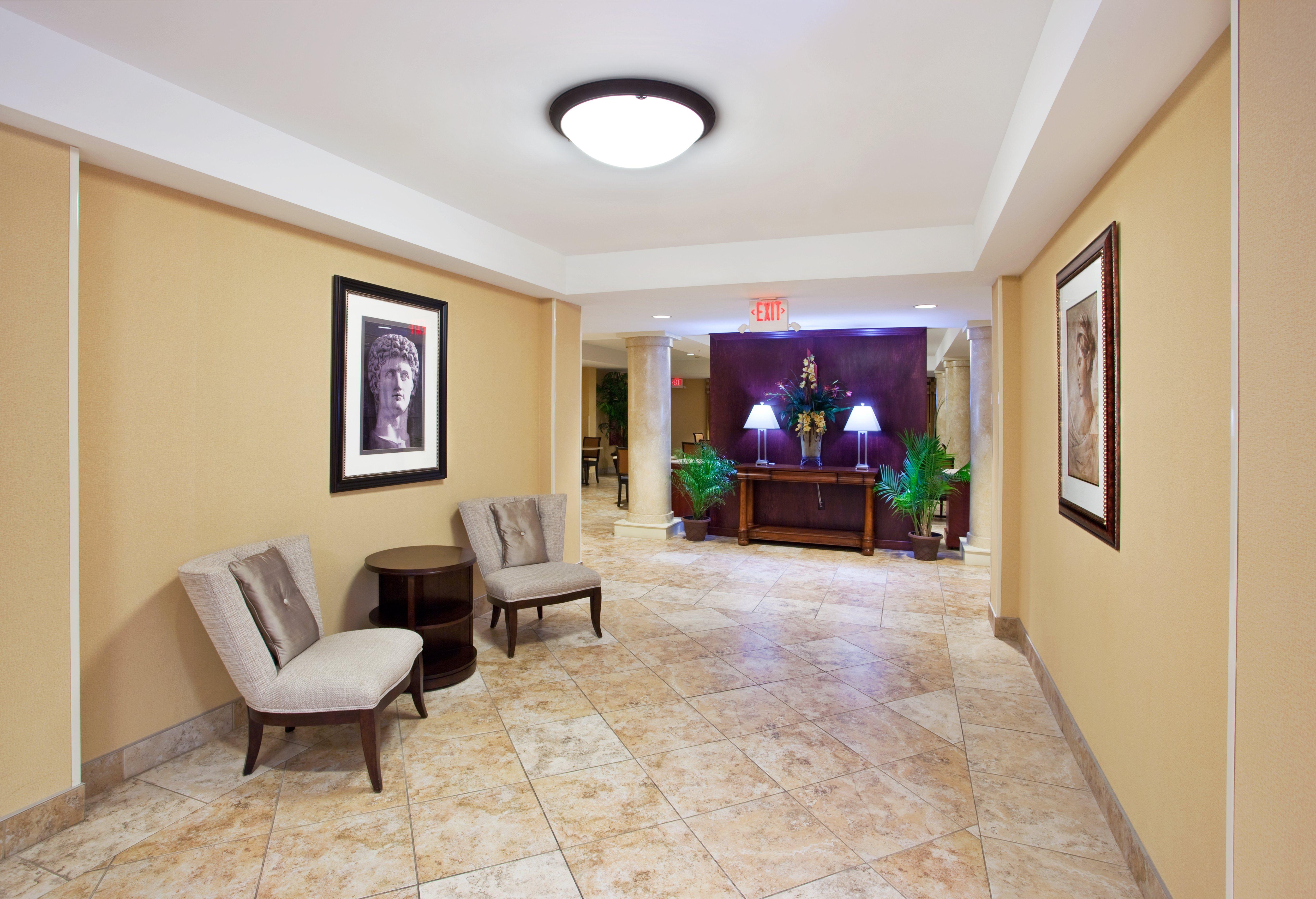 Holiday Inn Express & Suites Niagara Falls By Ihg Exterior photo